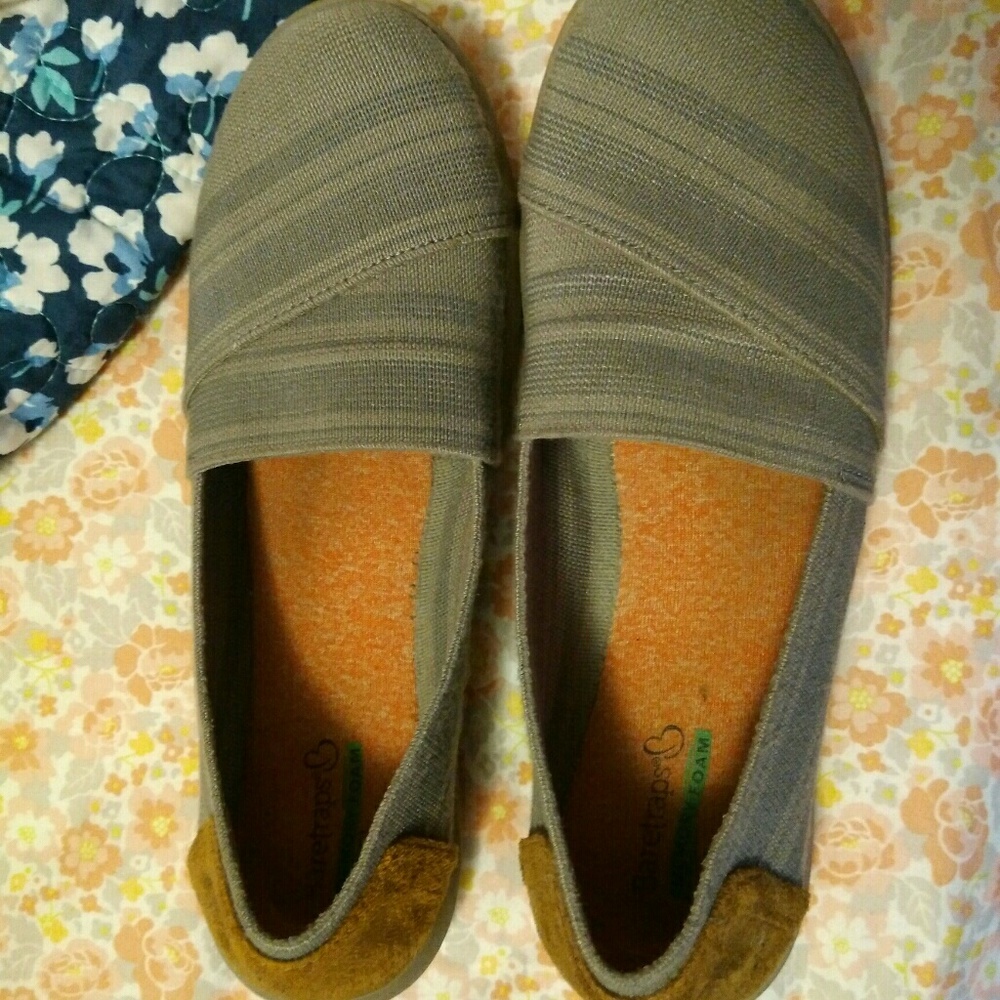 Baretraps Memory Foam Slip ons